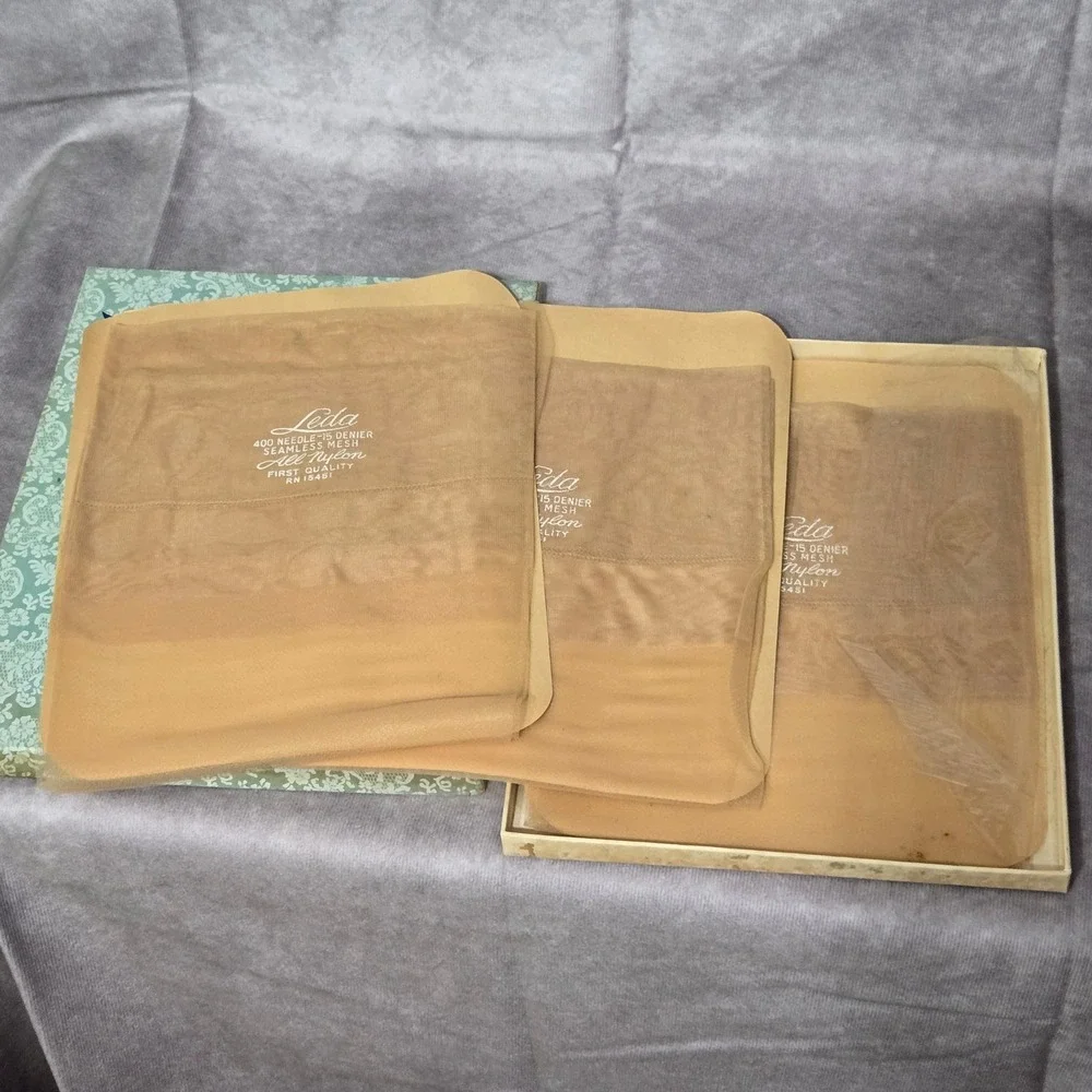 Leda Stockings 400 Needle 15 Denier Seamless Mesh All Nylon 3‎ Pair Shell